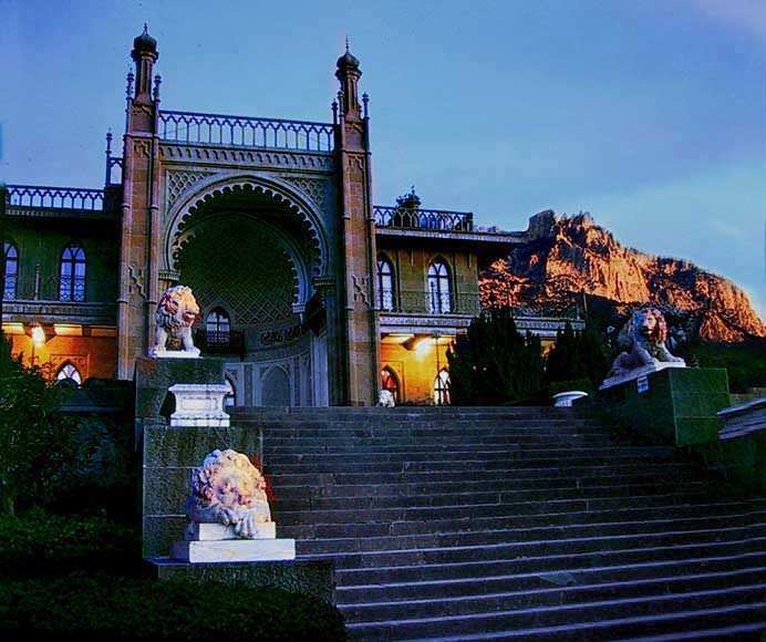 Vorontsov Palace. Krym.  photoalb.us