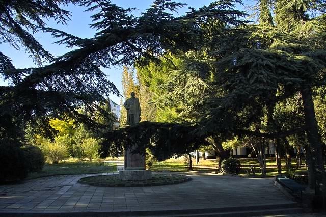 Алушта. В приморском парке / Alushta. Primorskiy (Seaside) Park