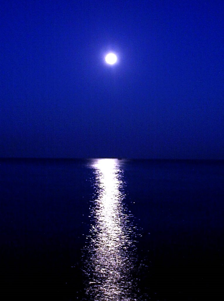 Alushta, moon path