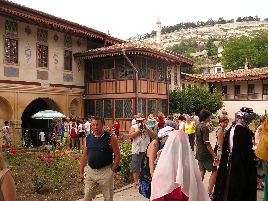 VIII 2004