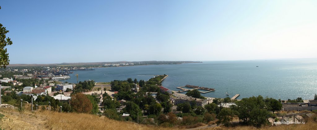 Панорама Керчи. Вершина горы Митридат (вид на город) - Panorama of Kerch. The top of Mount Mithridates (city view)