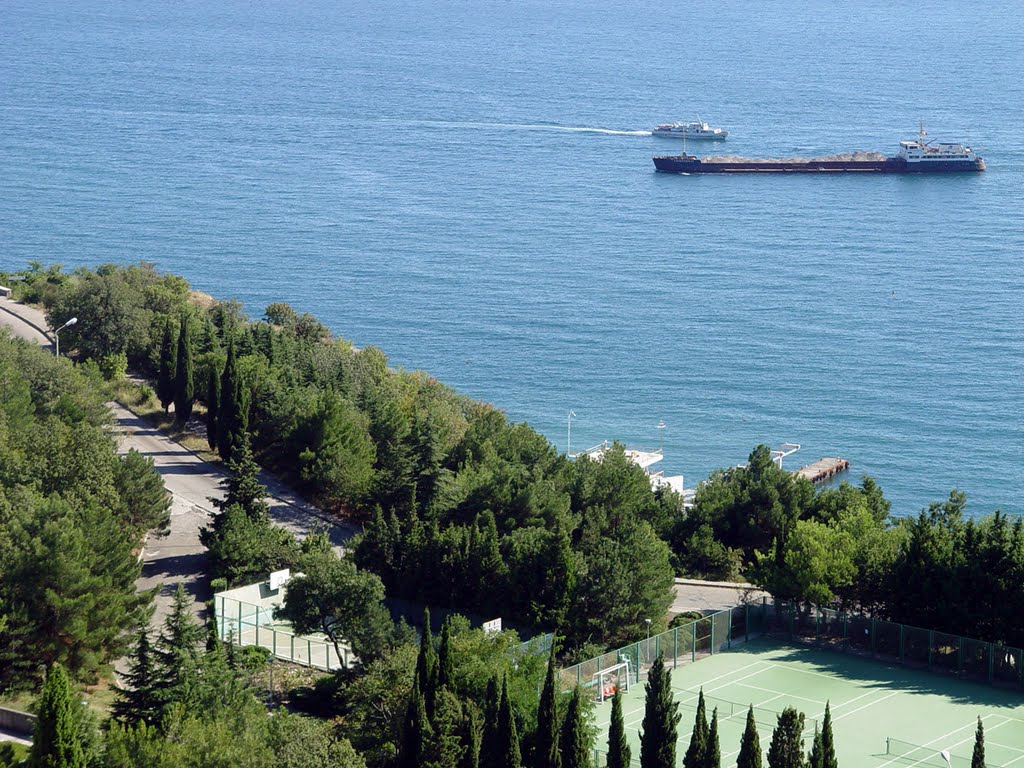 Вид из окна гостиницы Ялта - Kind from a window of hotel Yalta