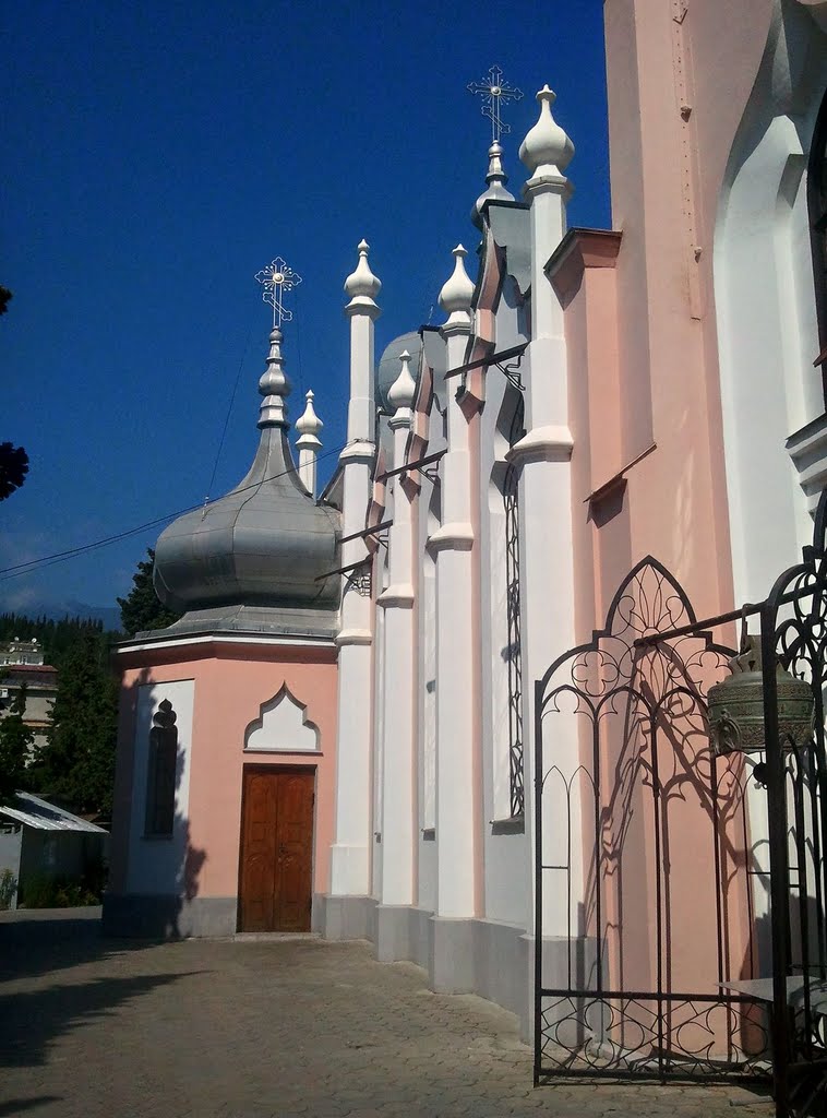 temple of John Zlotoust(1833). West side