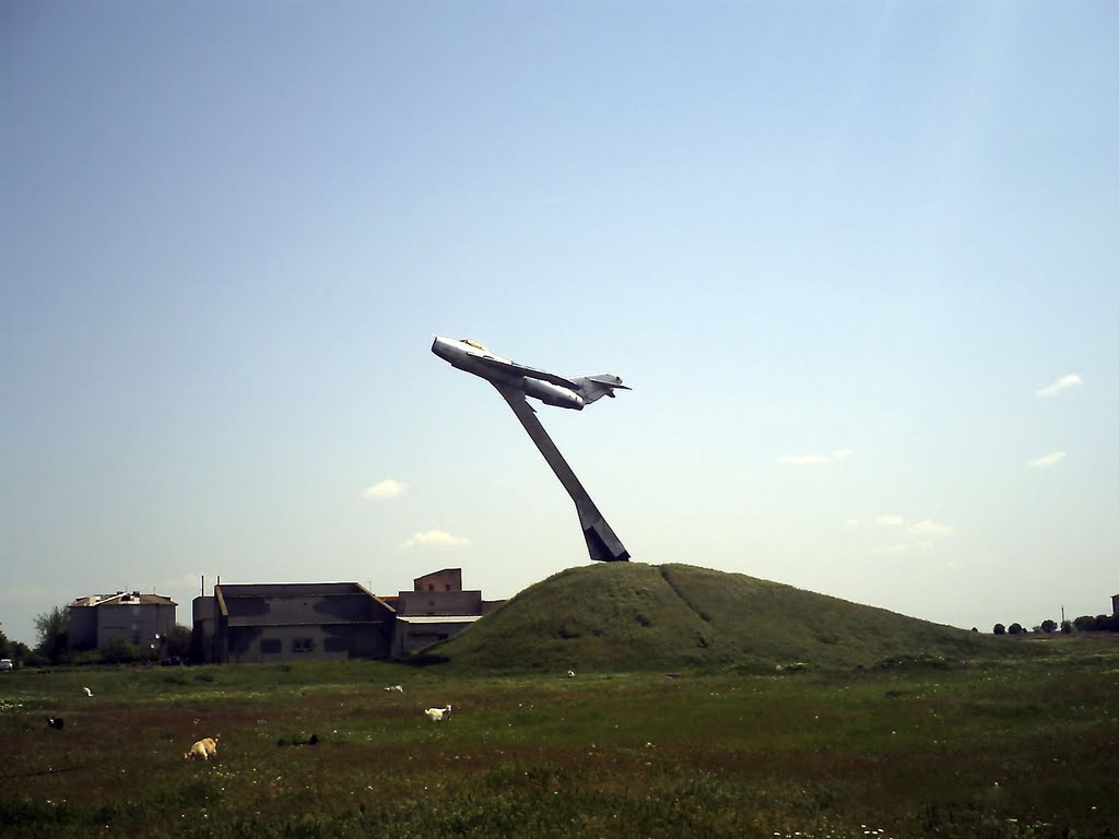Памятник самолету