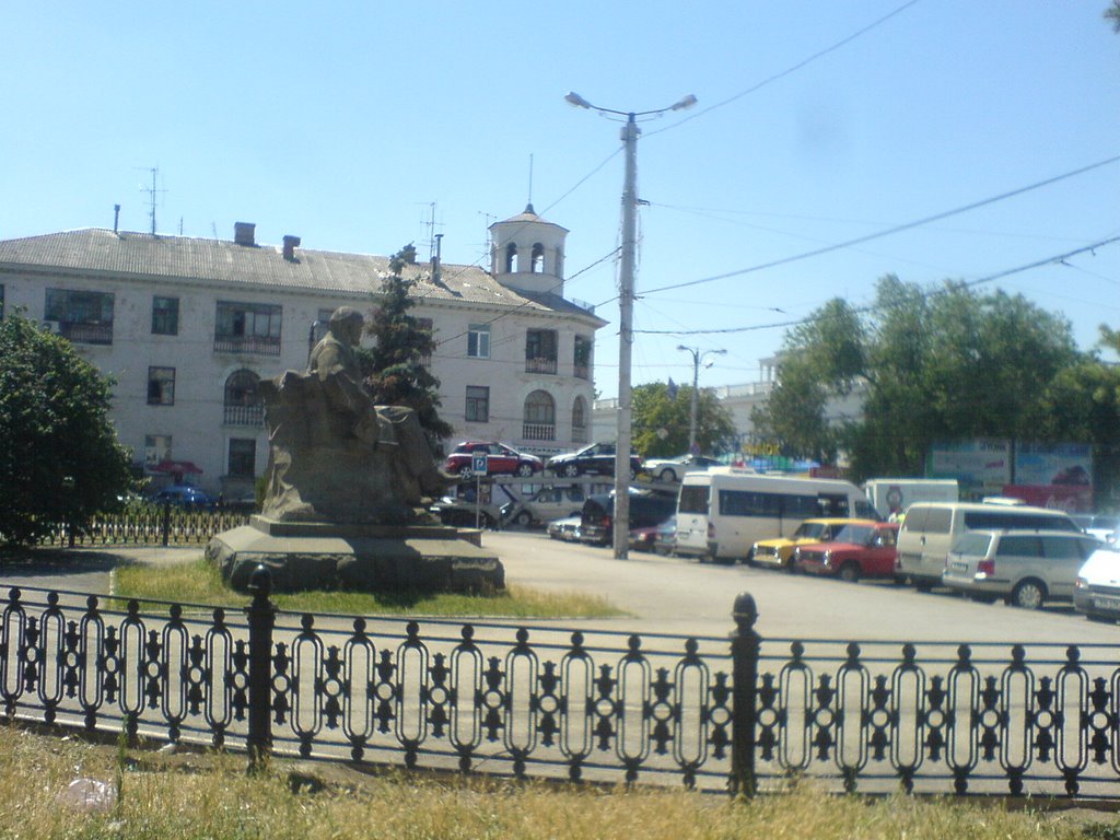 Памятник Ленину. Привокзальная площадь.