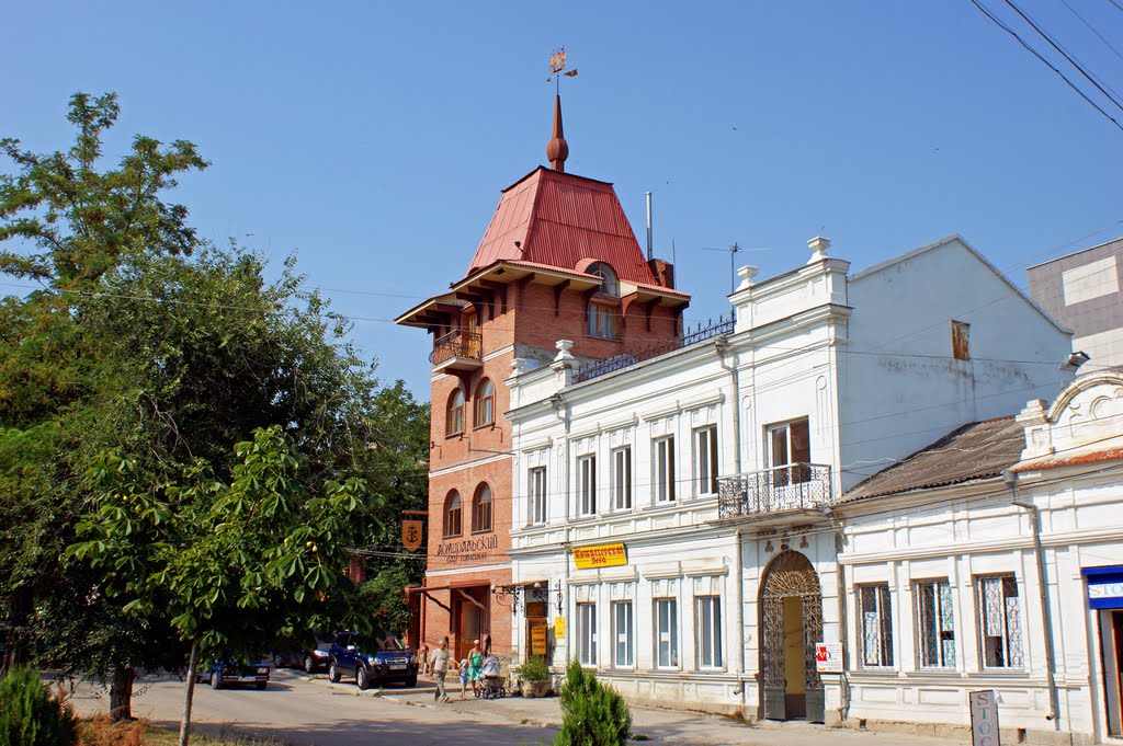 Адмиральский.  Бар - Пансион