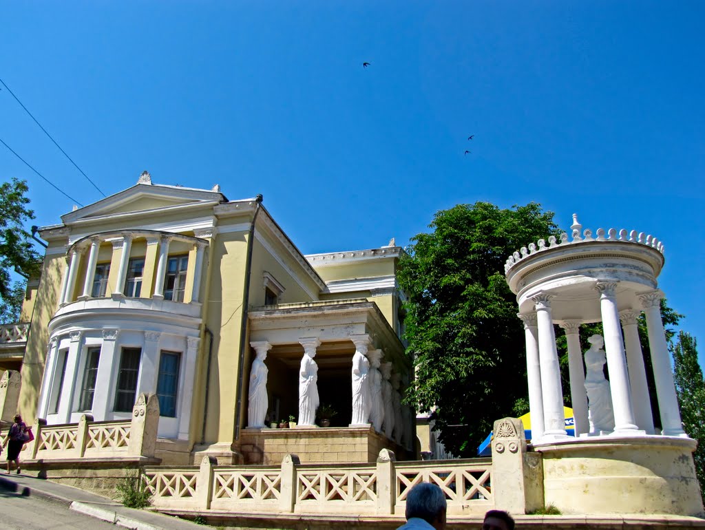 Feodosiya. "Milos" residence. / Феодосия. Дача "Милос".