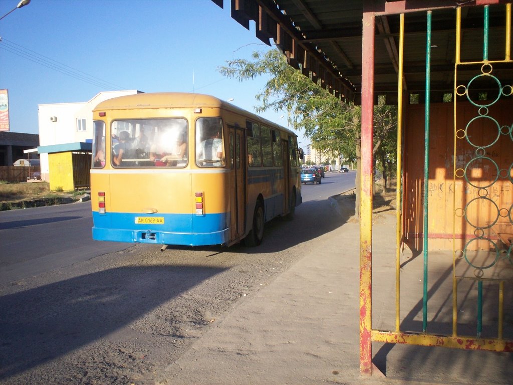 Лиаз 677 на остановке, ул. Чапаева.
