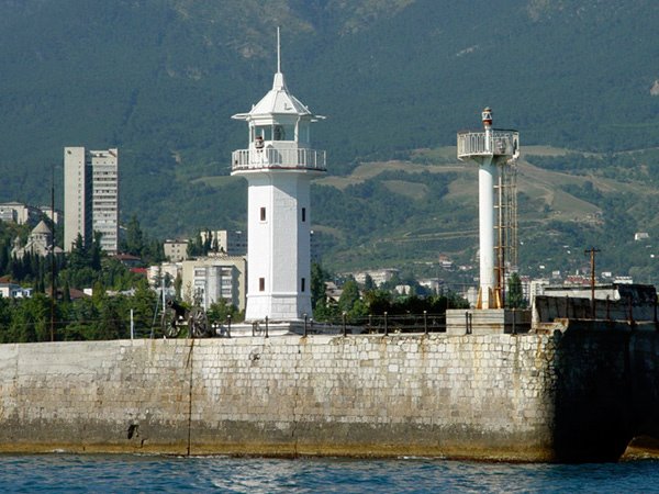 The Yalta lighthous (Ялтинский маяк)