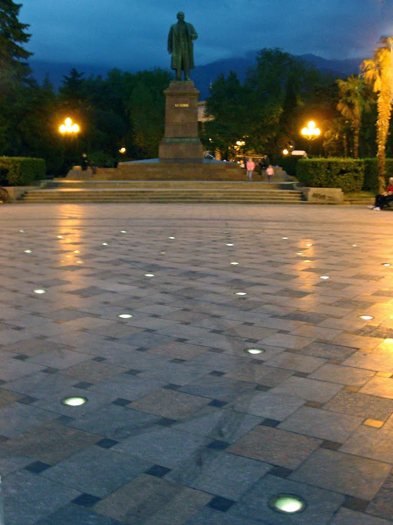 Ялта & Товарищ Владимир/ Vladimir Lenin plaza