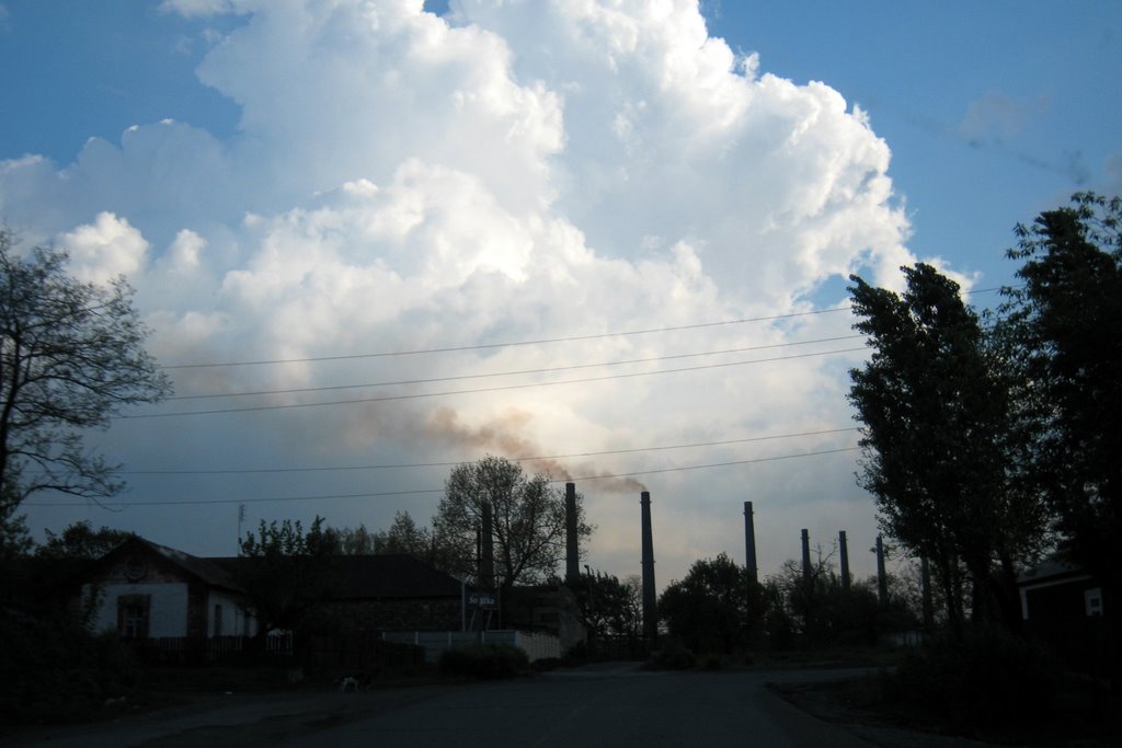 Белые облака с оранжевым кантом. White clouds with orange piping.