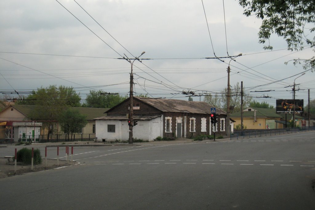 Старое здание. An old building.
