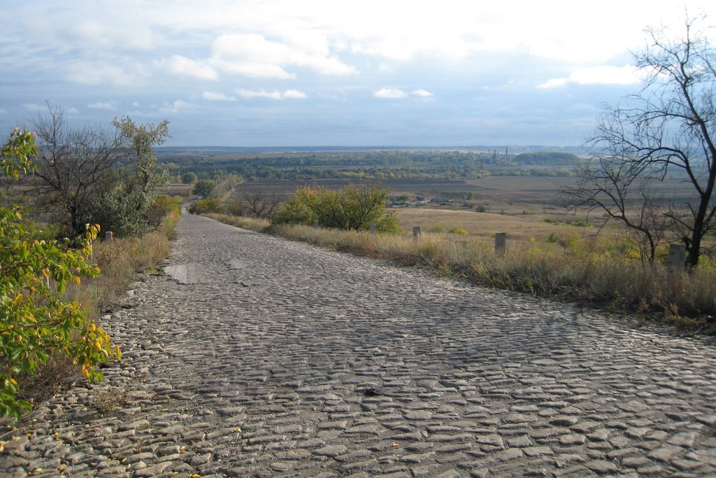 Булыжный подъём. Cobble-stone uphill.
