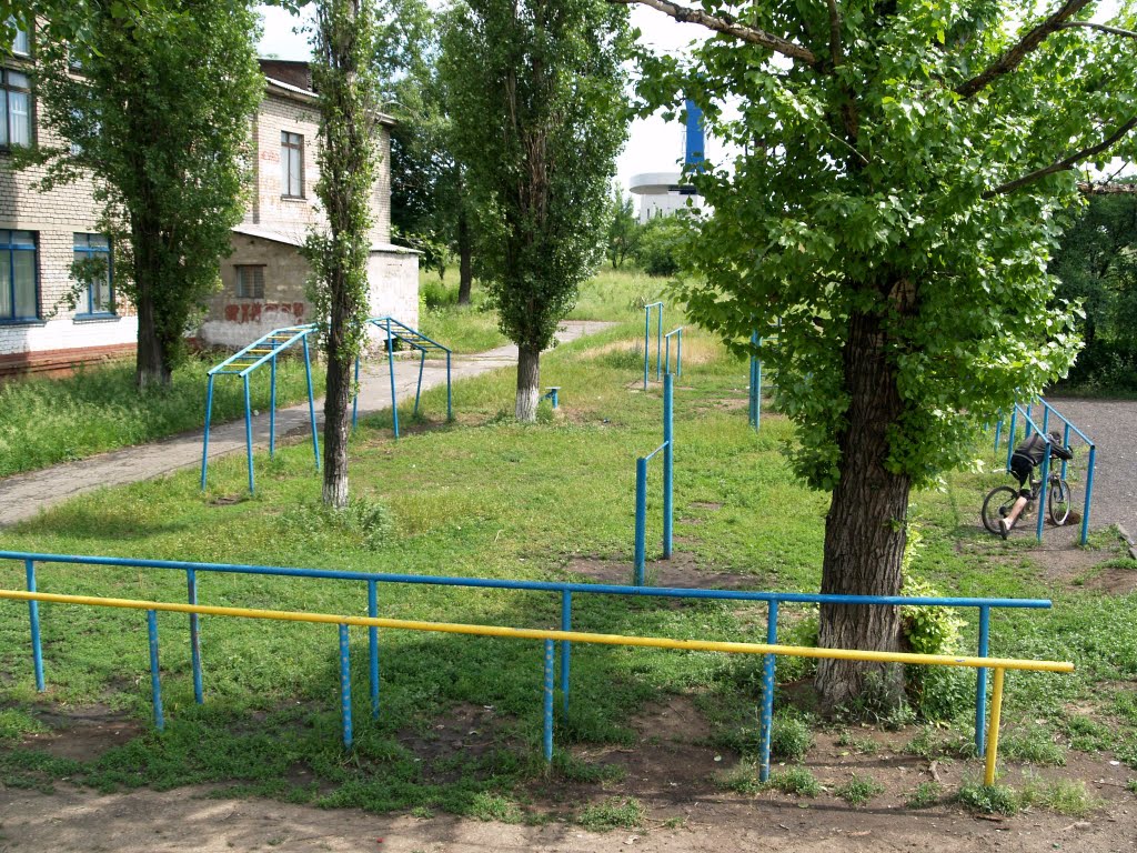 Рукоход, брусья...