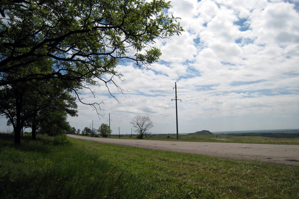 Дорога с облаками. Road with couds.