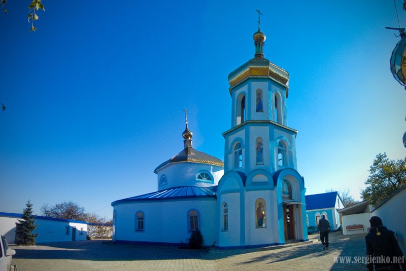 Свято- Успенская церковь построена в 1797 году. Фото: 2010.Piously - the Uspensky church is constructed in 1797. A photo: 2010.