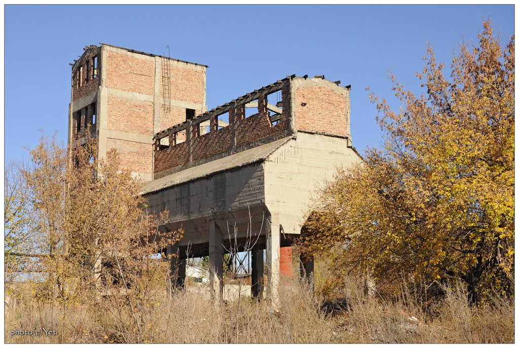 View to old mine - Вид на старую шахту