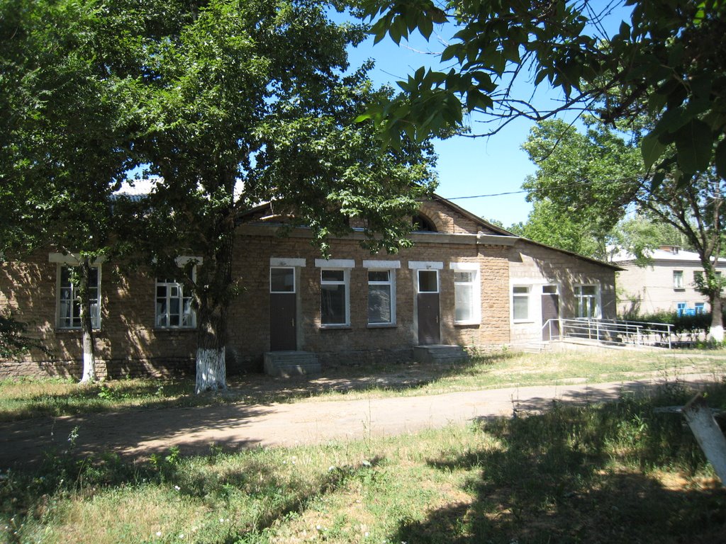 Больница в Перевальске. A hospital in Perevalsk.