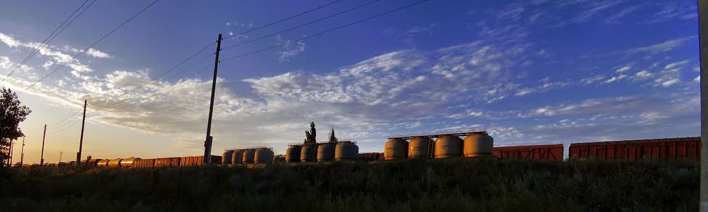 Панорама железнодорожная траса с 4-х фото