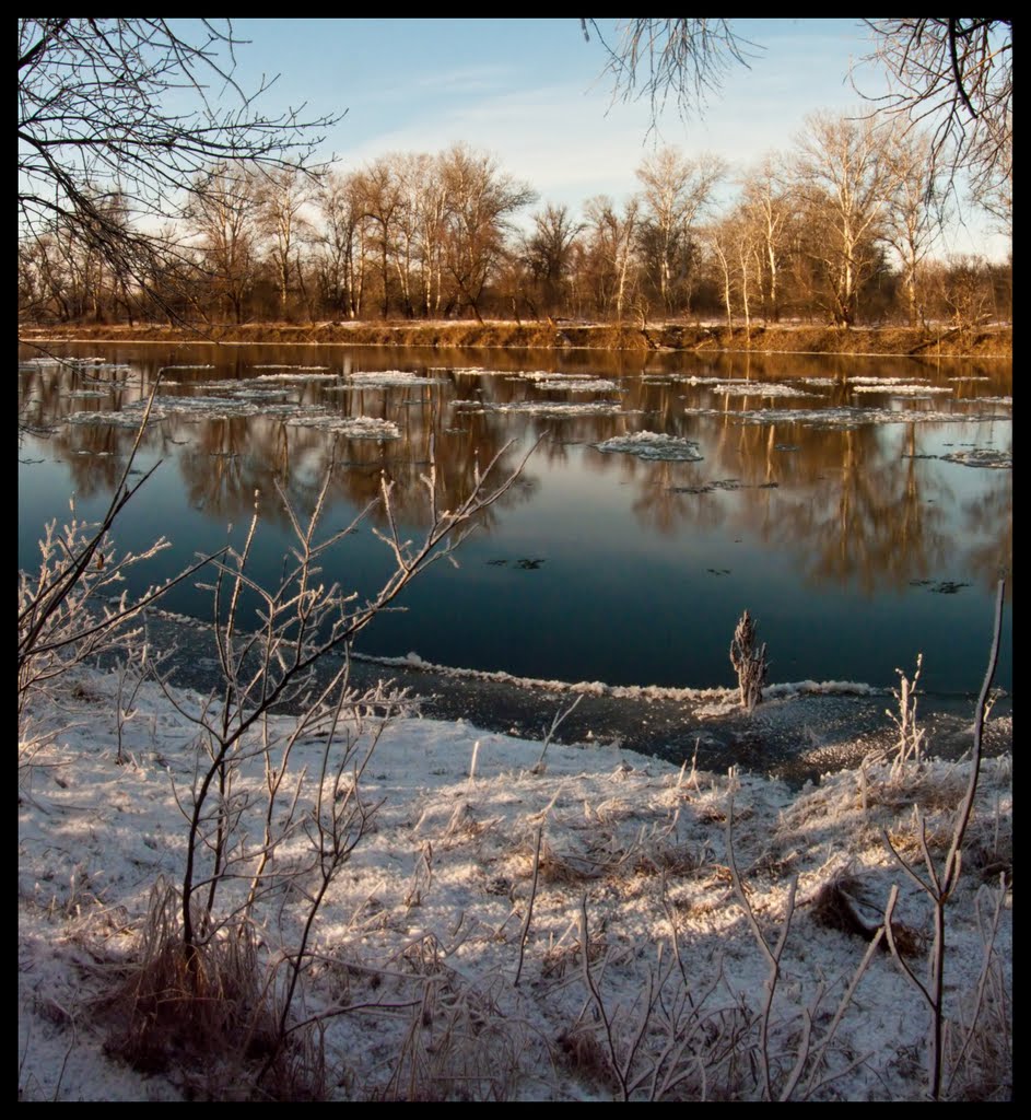 Река замерзает