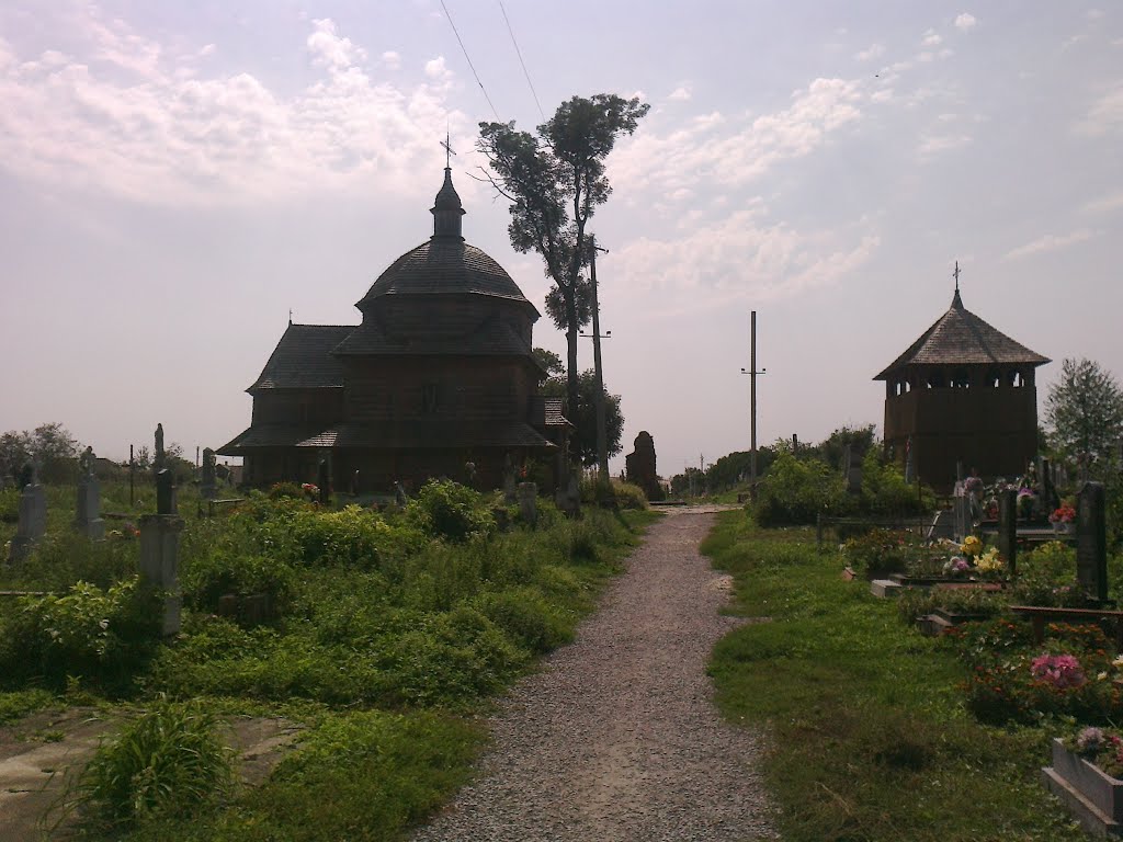 wooden church at the cemetery * деревяна церква на цвинтарі