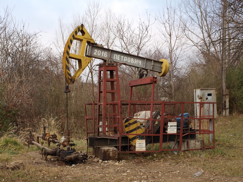 Петрович качает нефть / Petrovich pumps petroleum