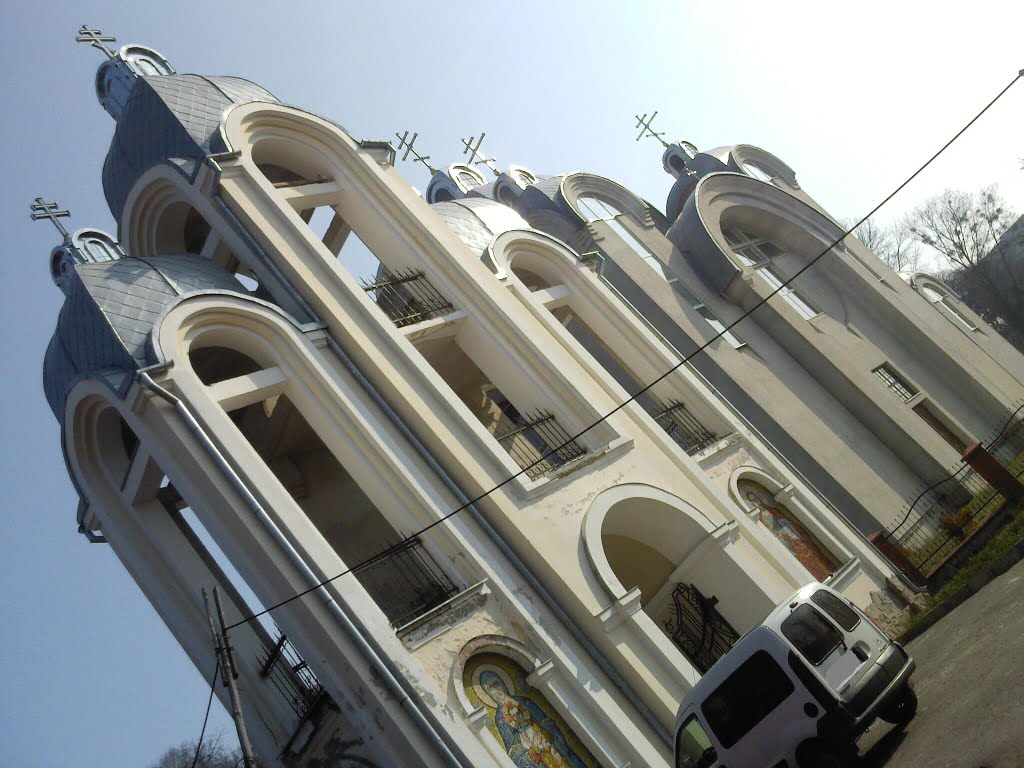 Храм Святих рівноапостольних Володимира та Ольги УАПЦ.