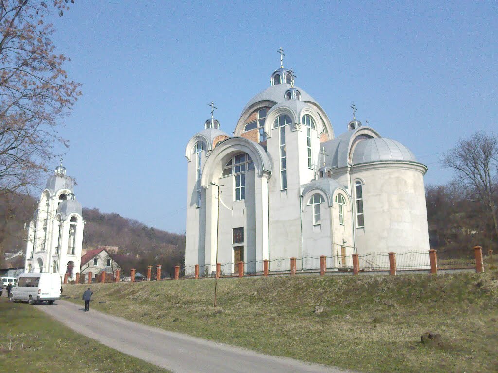 Храм Святих рівноапостольних Володимира та Ольги УАПЦ.