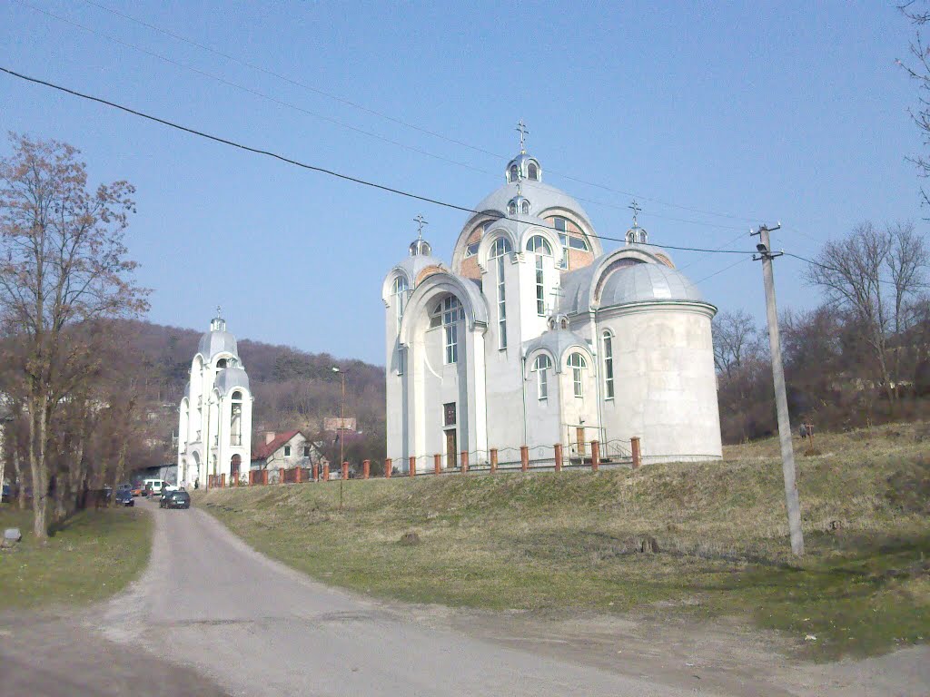 Храм Святих рівноапостольних Володимира та Ольги УАПЦ.