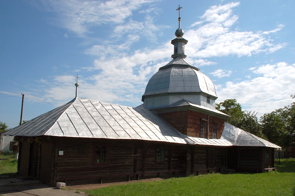 Глиняни, Храм Успіння Пресвятої Богородиці