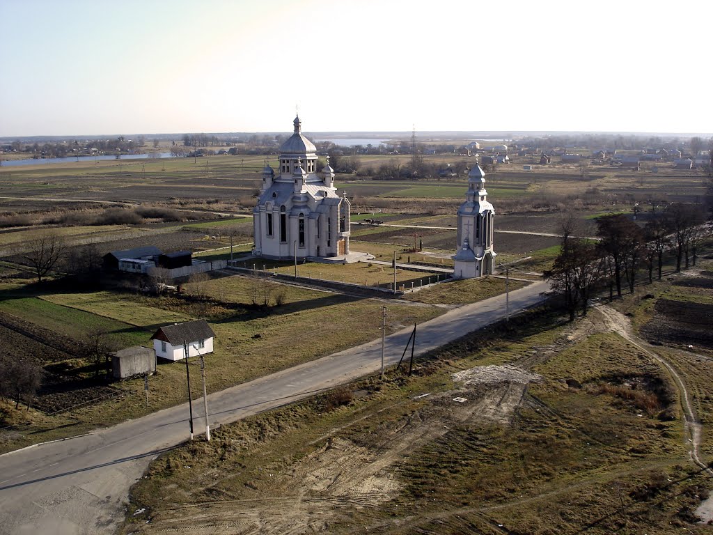 Храм з дзвіницею