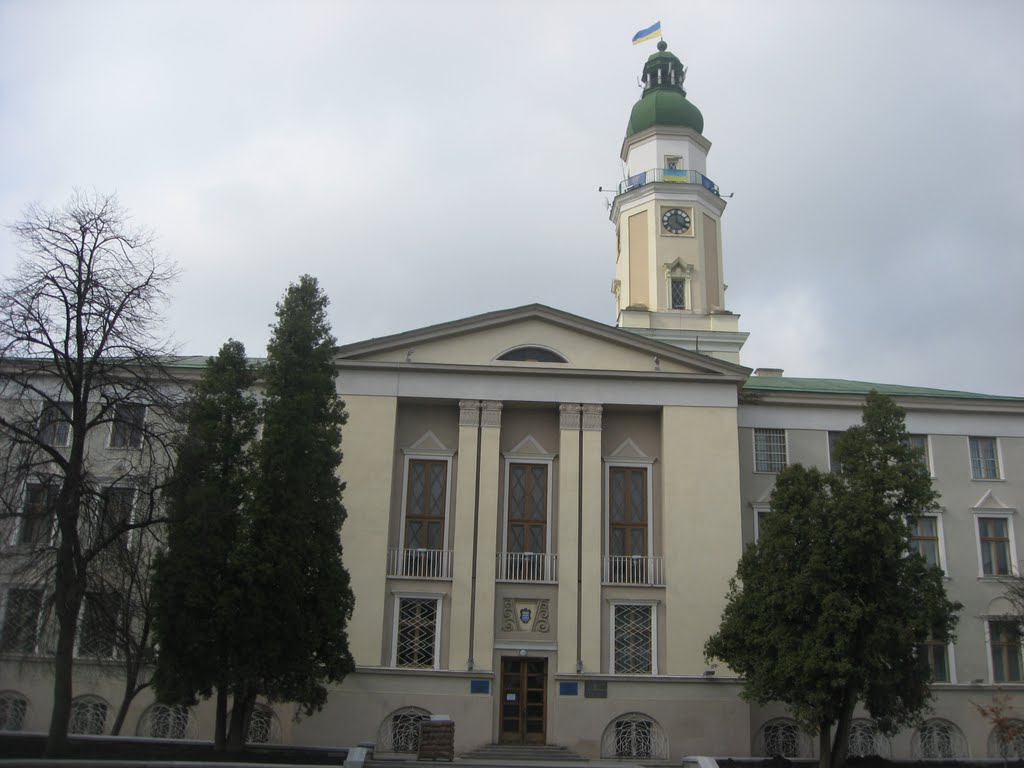 Дрогобич (Львівська обл.) - Міська ратуша , збудована в 20-х рр. ХХ ст. на місці старої - деревяної