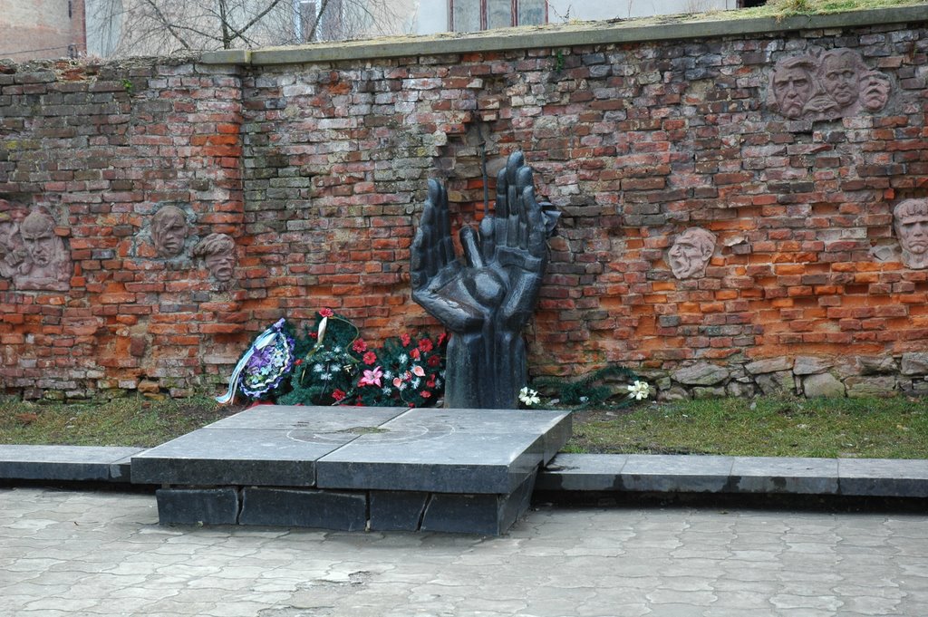 Monument.