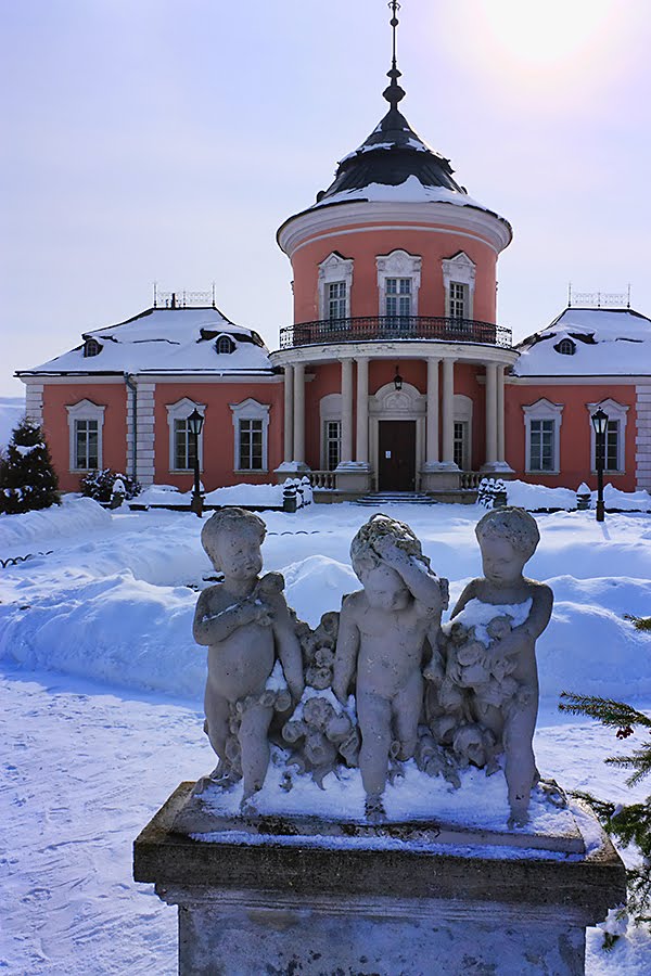 китайський палац і три амура, зима