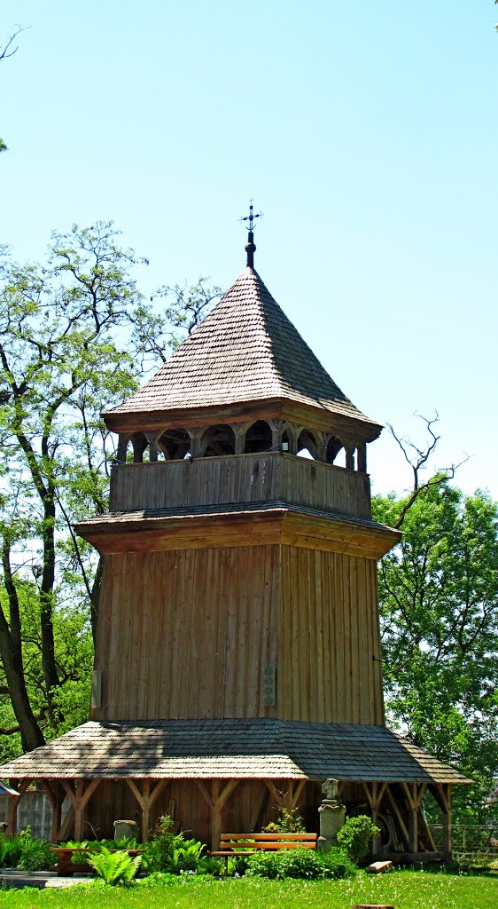 Колокольня 1762г.Стены имеют сильный наклон внутрь.Реставрирована в 1962г.