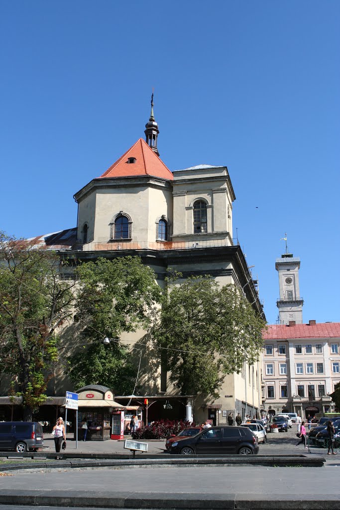 м. Львів. Храм святих апостолів Петра й Павла — костел ордену Єзуїтів на вулиці Театральній, споруджений у 1610–1630 рр. архітектором єзуїтського ордену Джакомо Бріано.