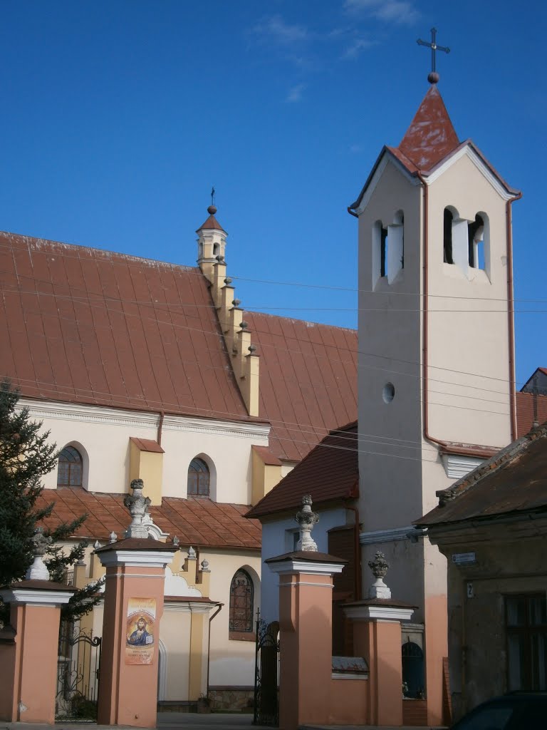 Мостиска. Костел /  Mostiska city. Catholic church