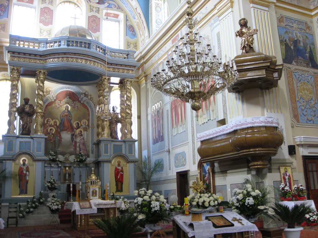 Жовква (Львівська обл.) - Інтерєр Греко-католицької церкви Святого великомученика Йосафата (Домініканського монастиря) XVII ст.