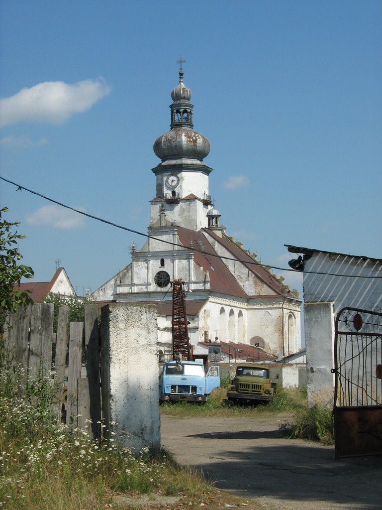 ►Костел в колонії