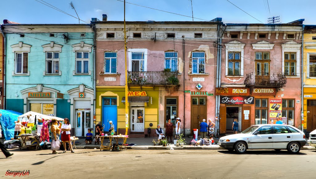 пл. Ринок, 26, 28