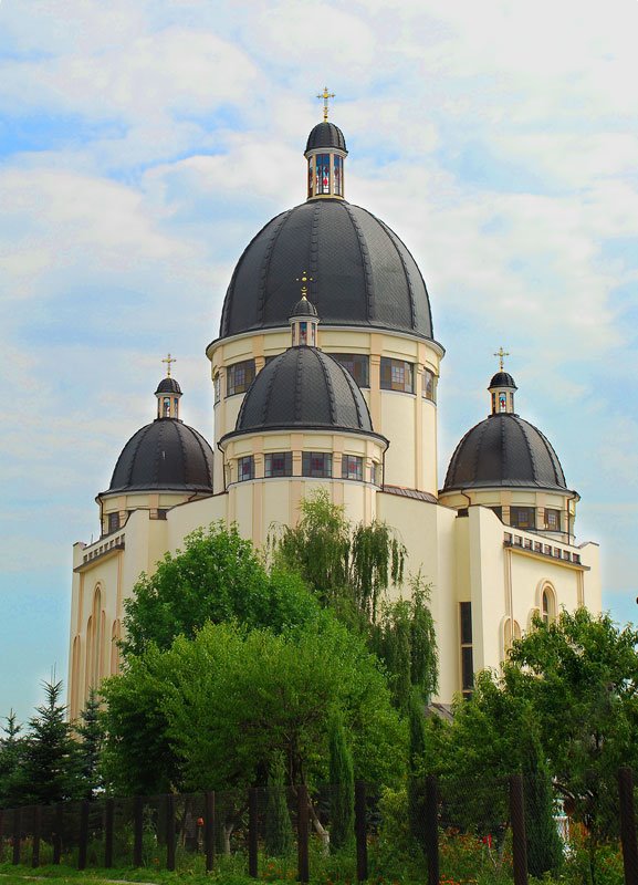 Храм