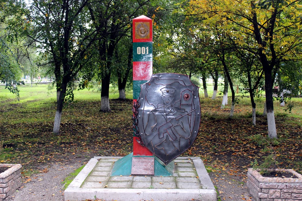 Памятник пограничникам всех времён в Новом Буге.