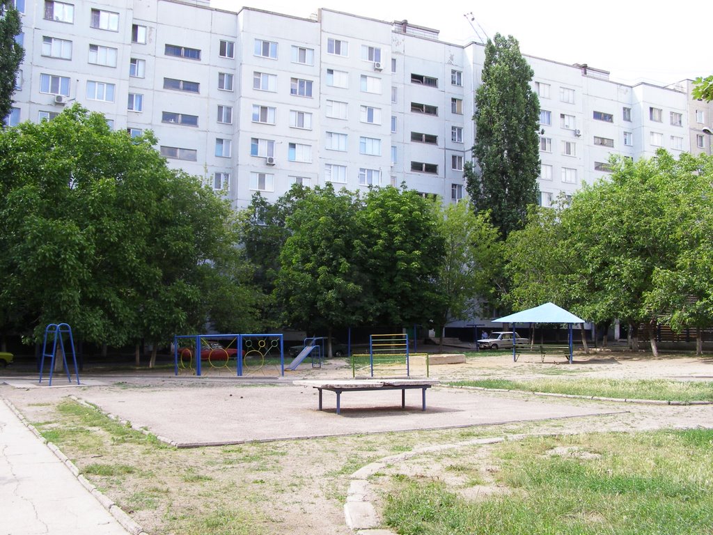 Энергостроителей7(двор )
