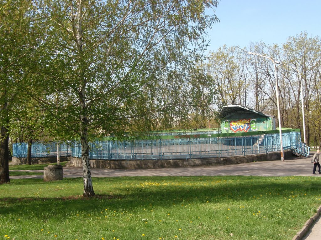 Танцплощадка в "Дубках"
