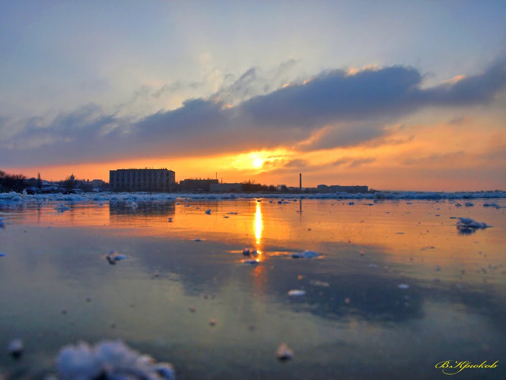 Ледовый закат. The reflection of the sunset on the ice.