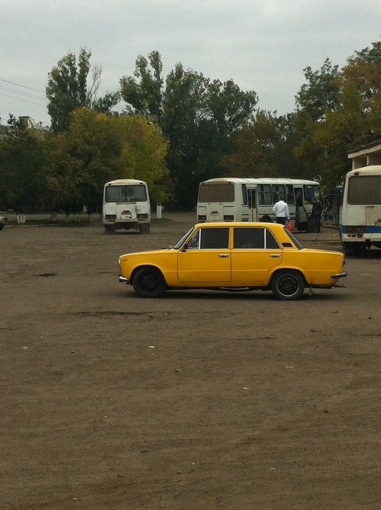 "Копейка" цвета феррари=))