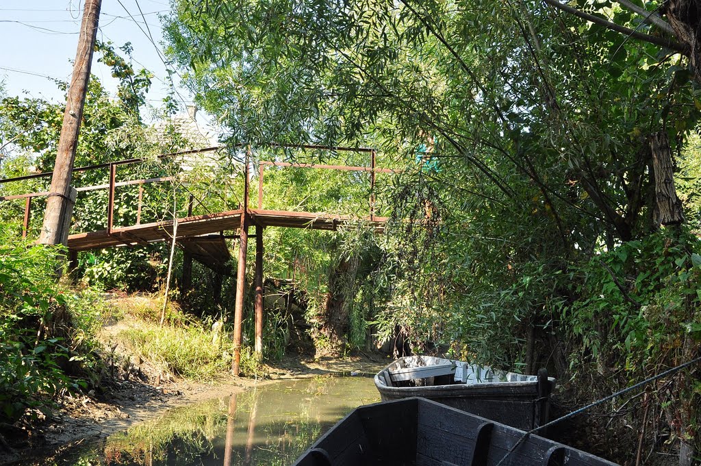Wylkowe - footbridge in the old town