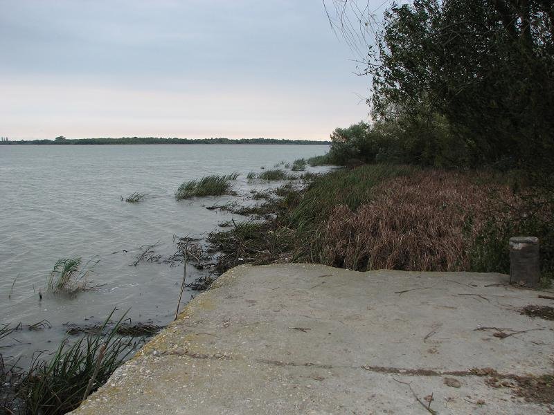 Fostul ponton pentru bacurile cu detinuti