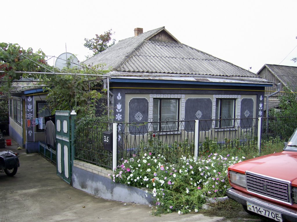 Виноградна 35