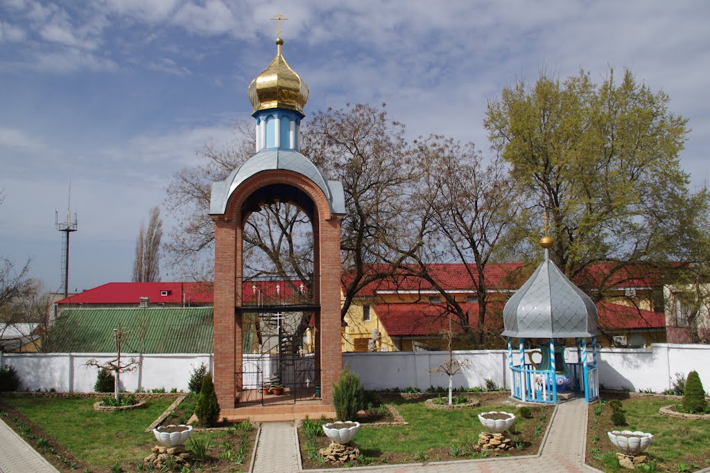 Двор Свято-Николаевской Церкви